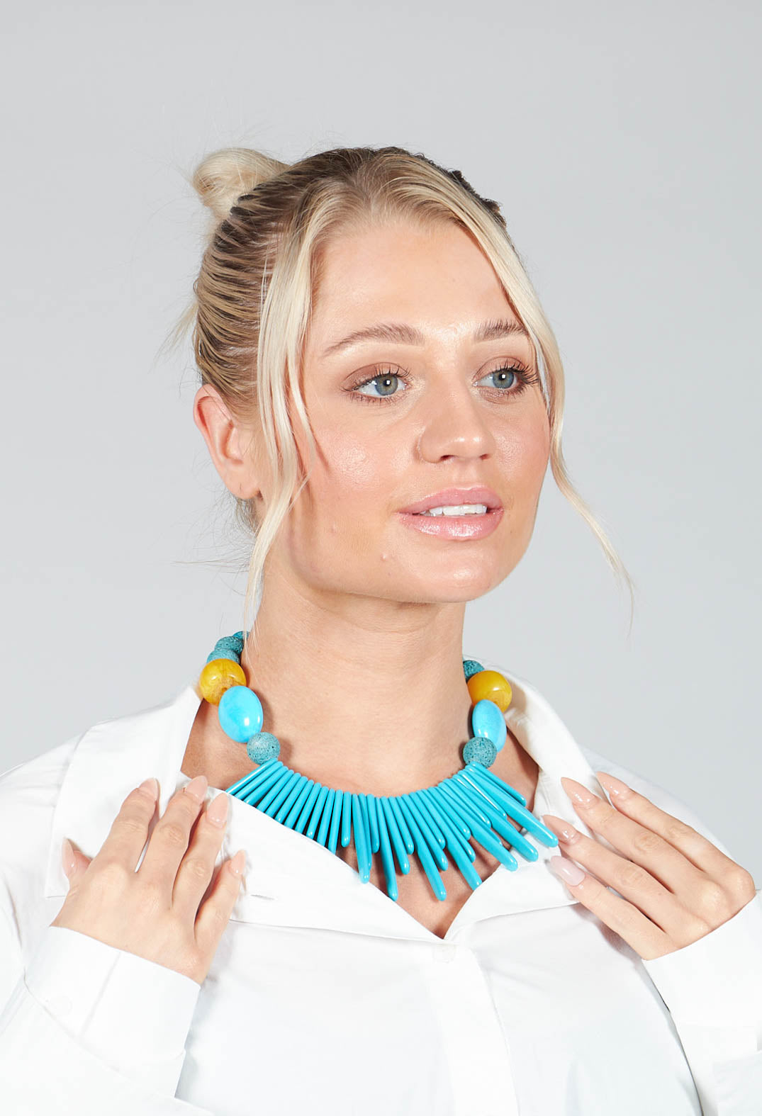 Short Beaded Choker Necklace