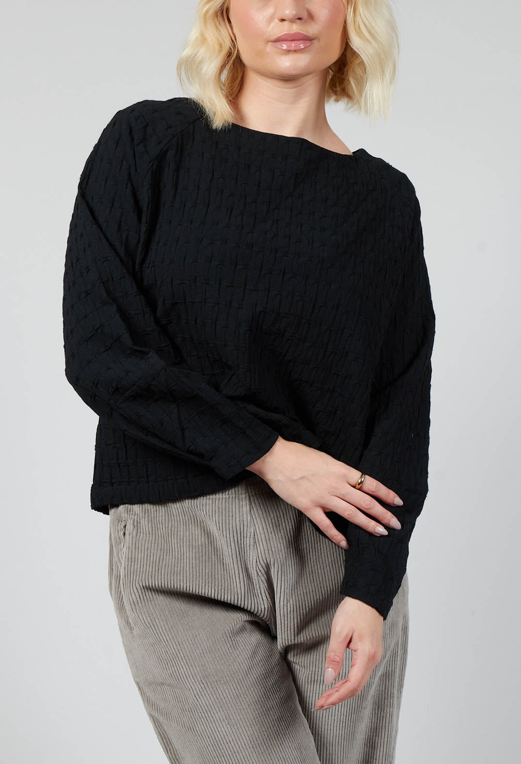Kuri Textured Top In Black