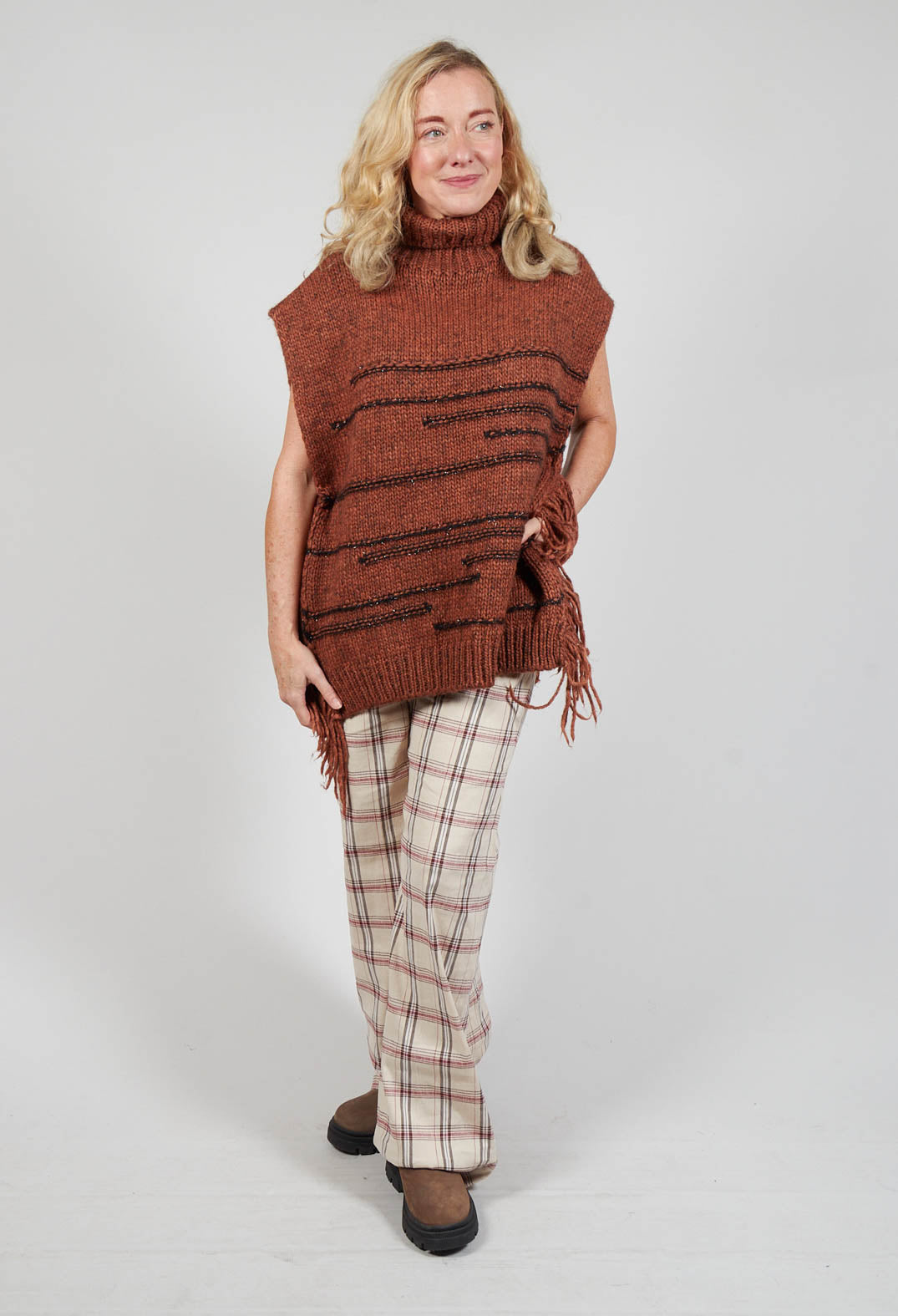 Knitted Cape in Ruggine Rust