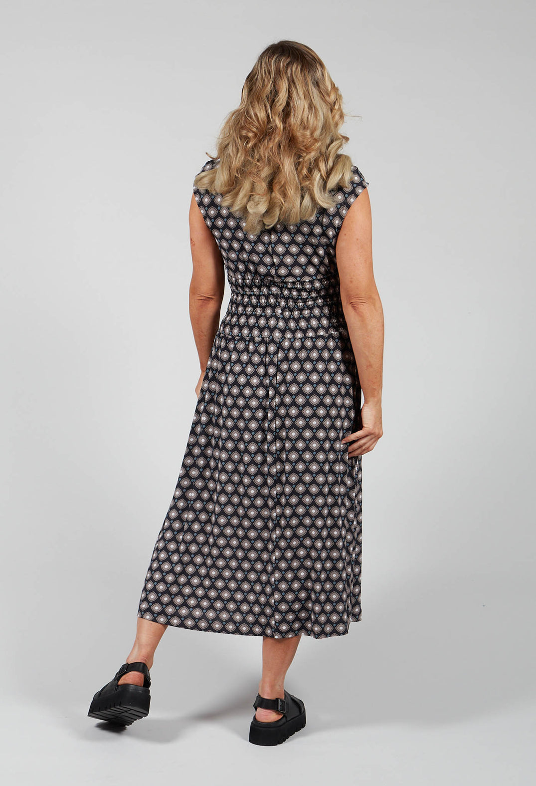 Dress in Nero Beige
