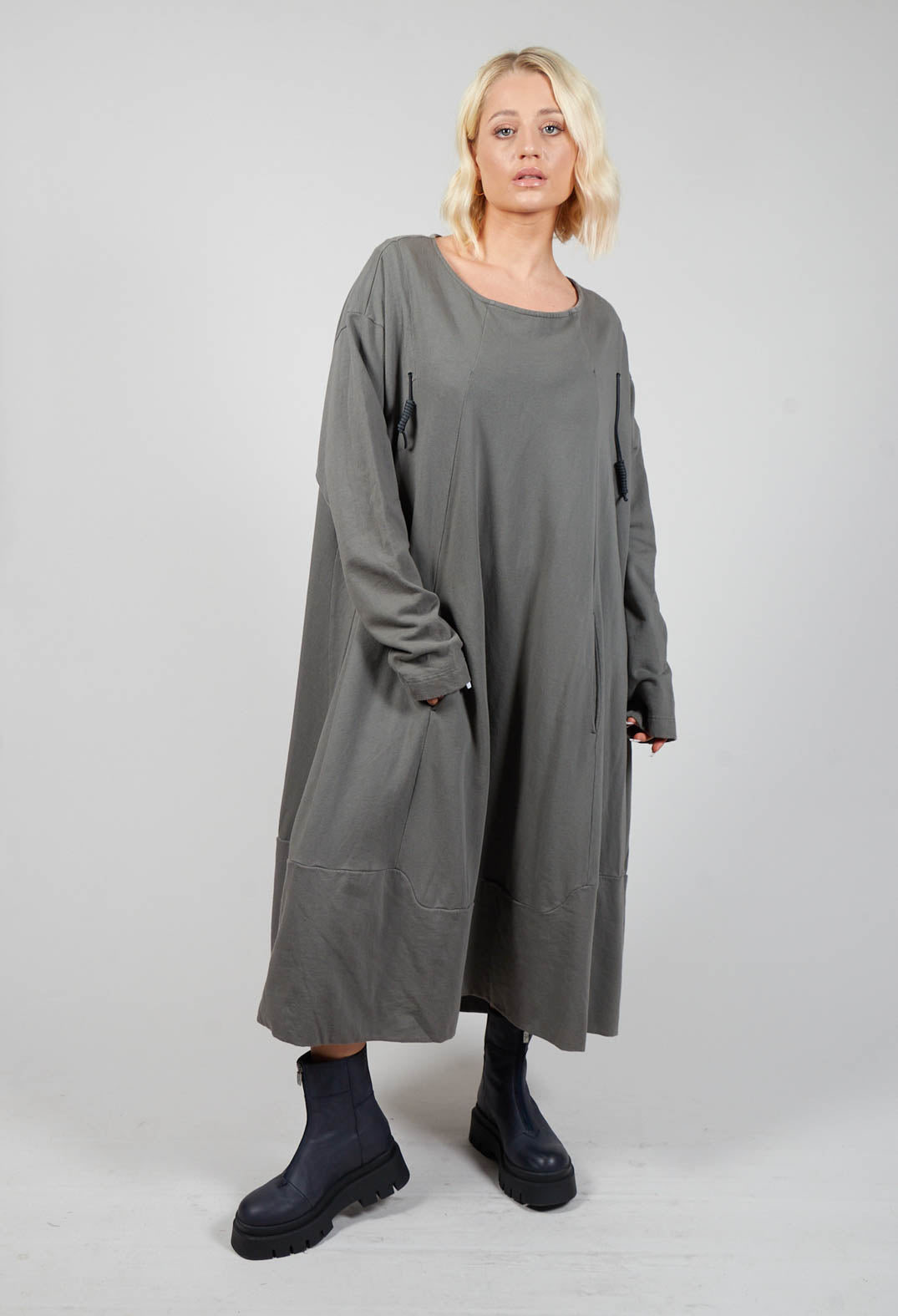 ladies jersey dress with round neck in douglas