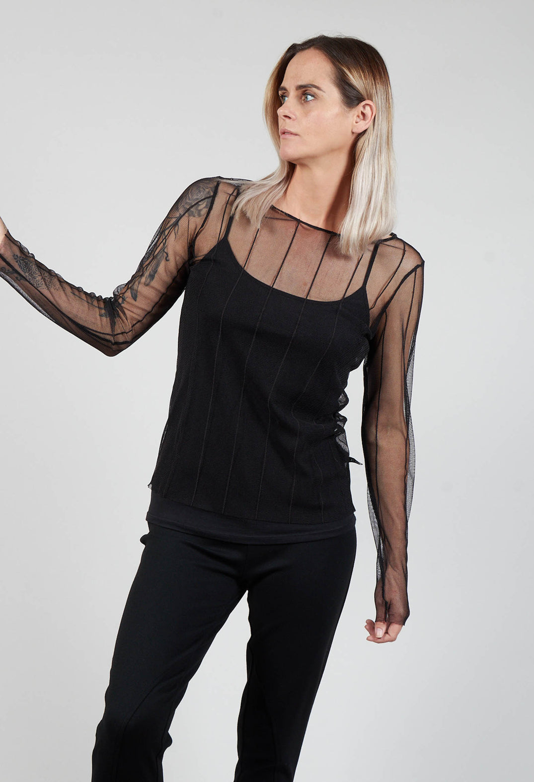 Long Sleeved Olif Net Top with Round Neck in Black