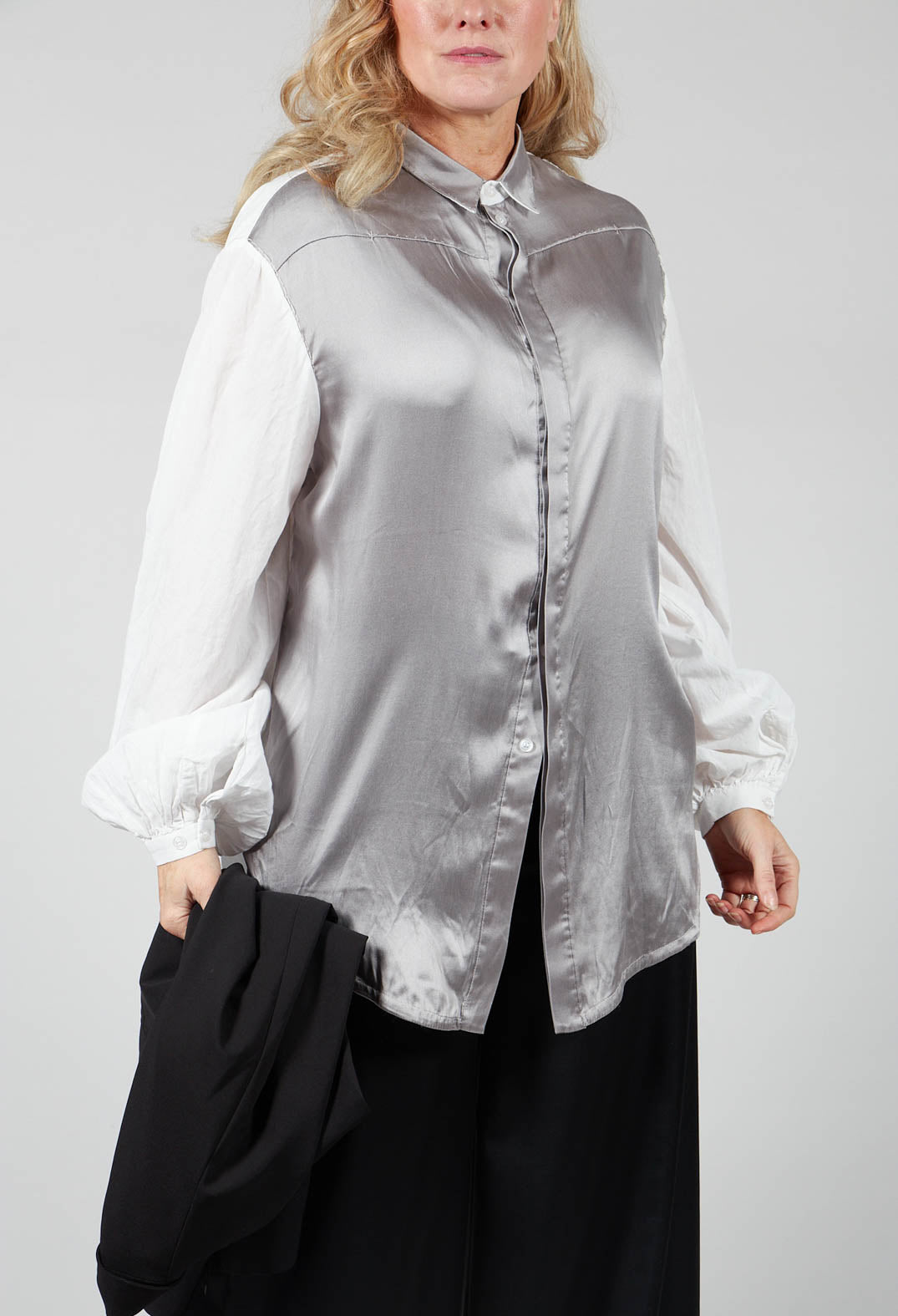 Loose Fit Shirt with Contrasting Arms In White and Grey