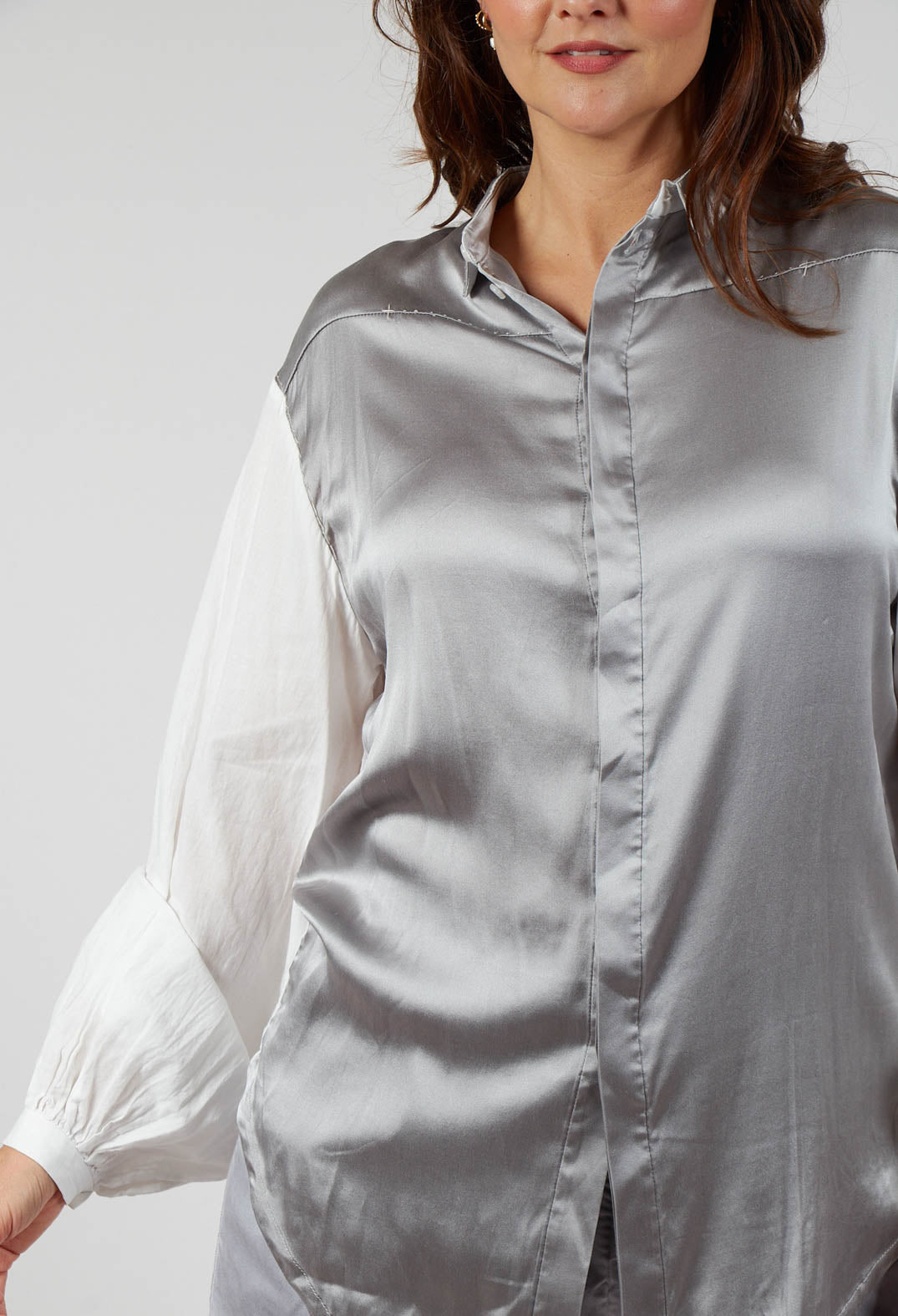 Loose Fit Shirt with Contrasting Arms In White and Grey