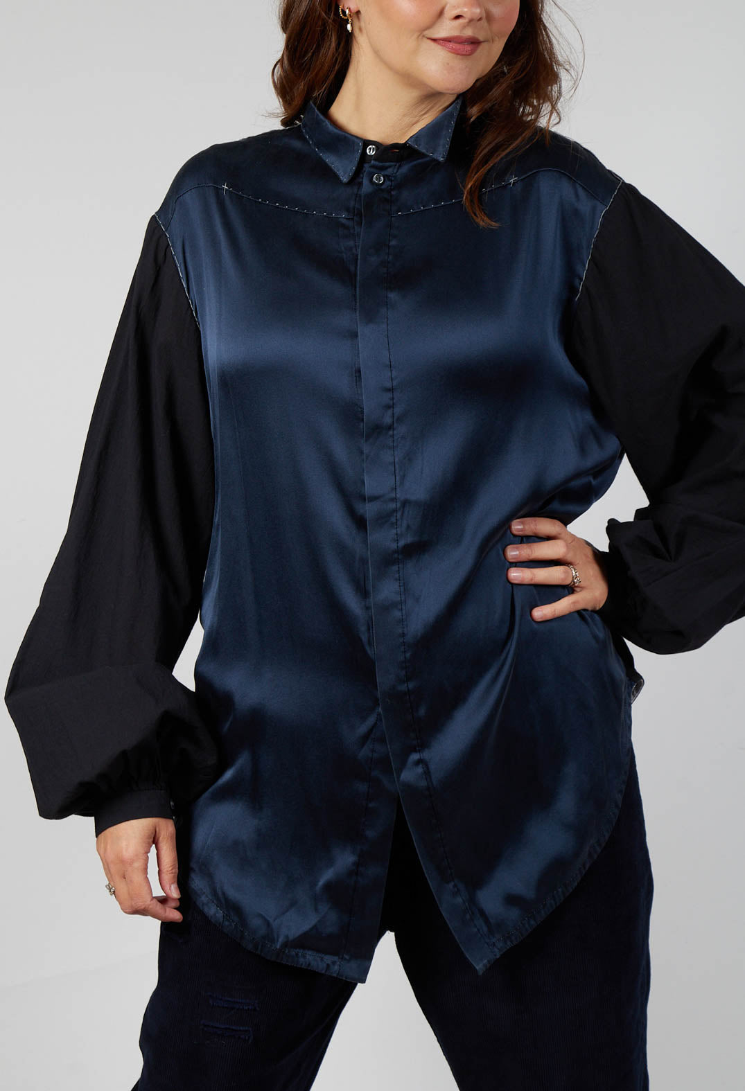Loose Fit Shirt with Contrasting Arms In Black and Navy