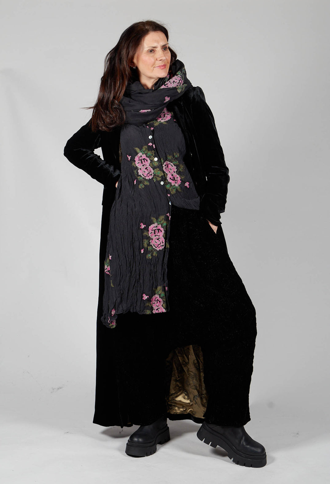 Besitzkraft Trousers in Kaviar Black