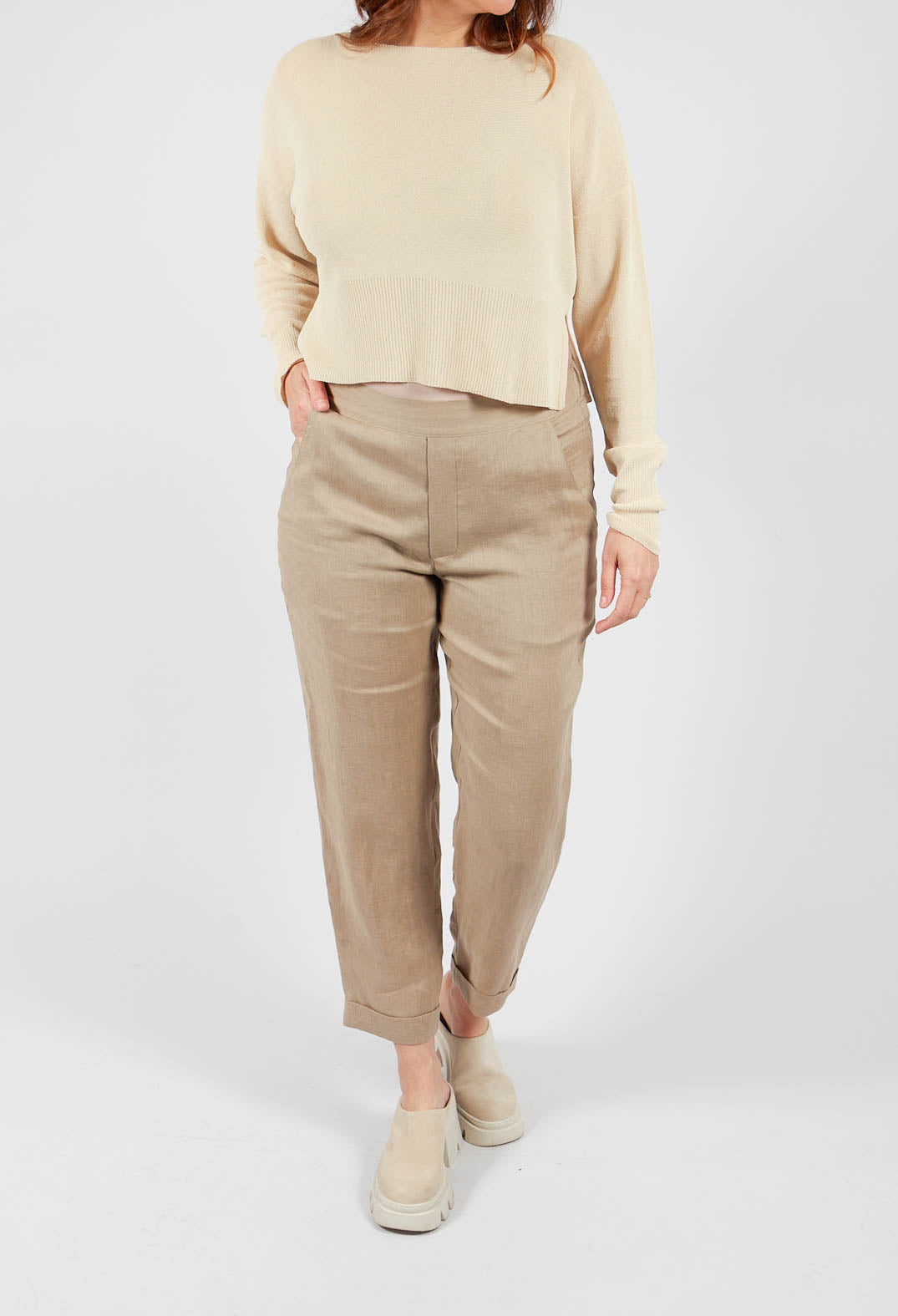 Linen Trousers in Taupe