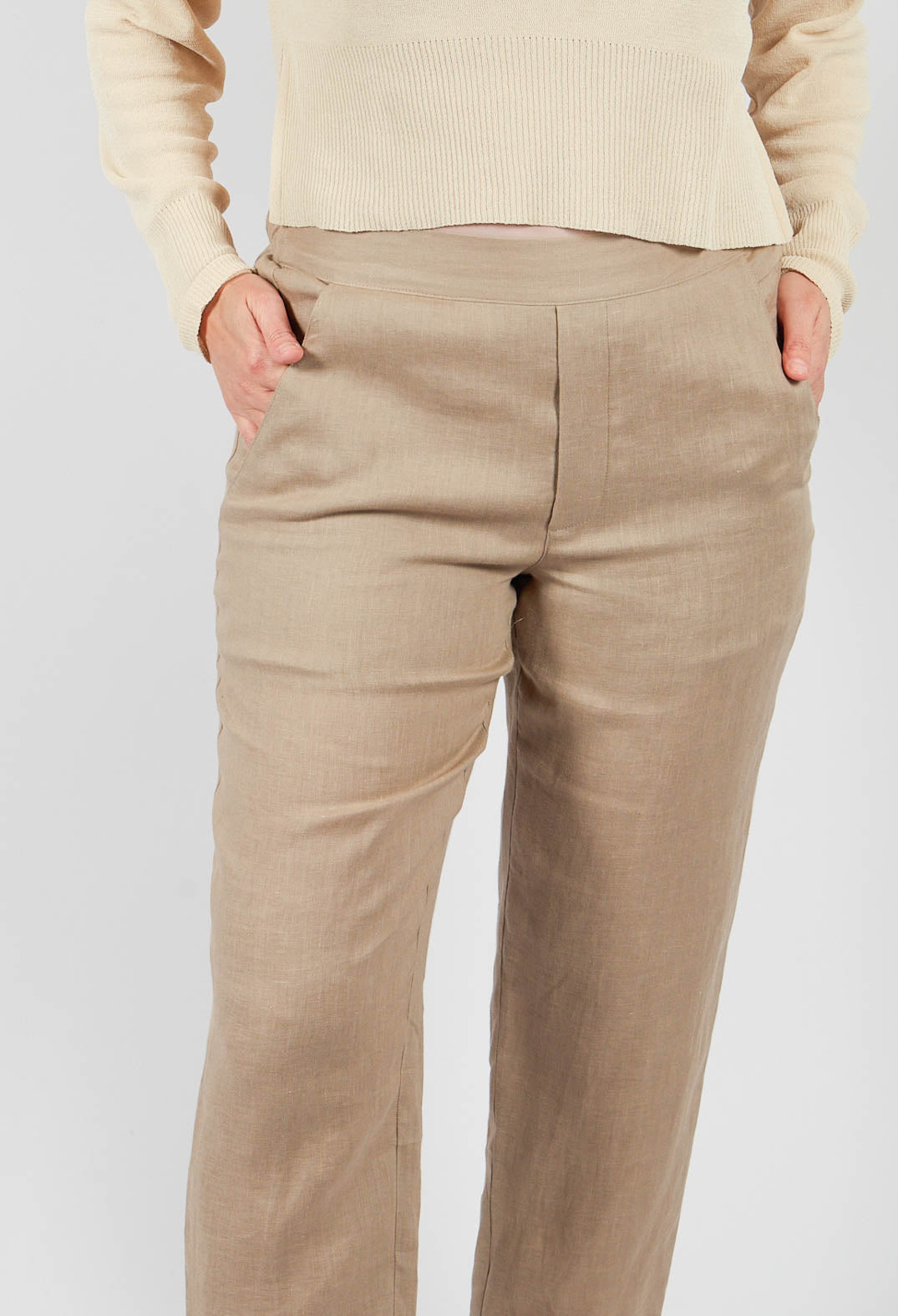 Linen Trousers in Taupe