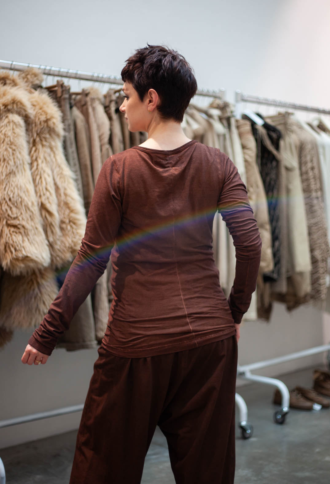 PRE-ORDER - Long Sleeve T-Shirt in Henna Cloud - 2560509