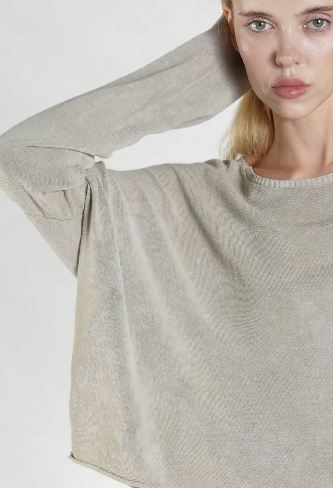 PRE-ORDER - Cropped Jumper inSeafoam Fog - 2690703 (Pictured in Linen Fog)