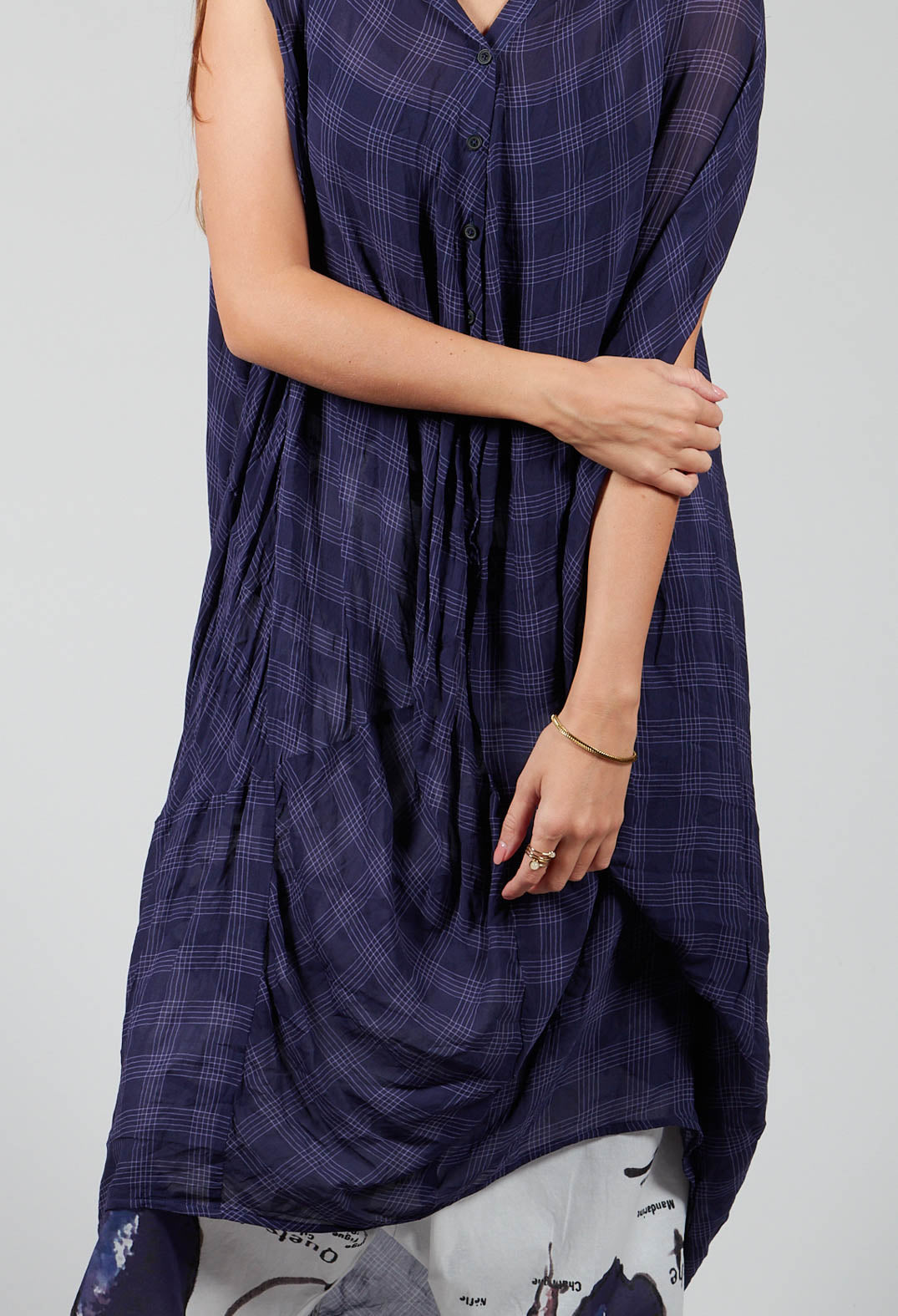 Sleeveless Shirt Dress with Curved Hemline in Quetsche Print