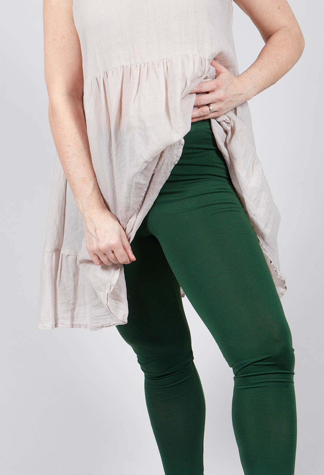 Clan Leggings in Gras Green