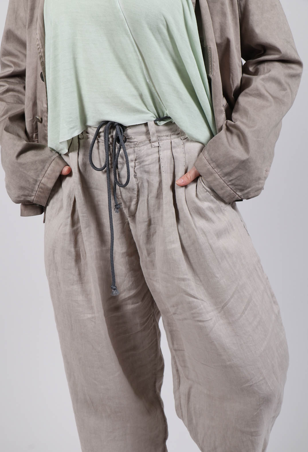 Vintage Look Linen Trousers in Original Beige