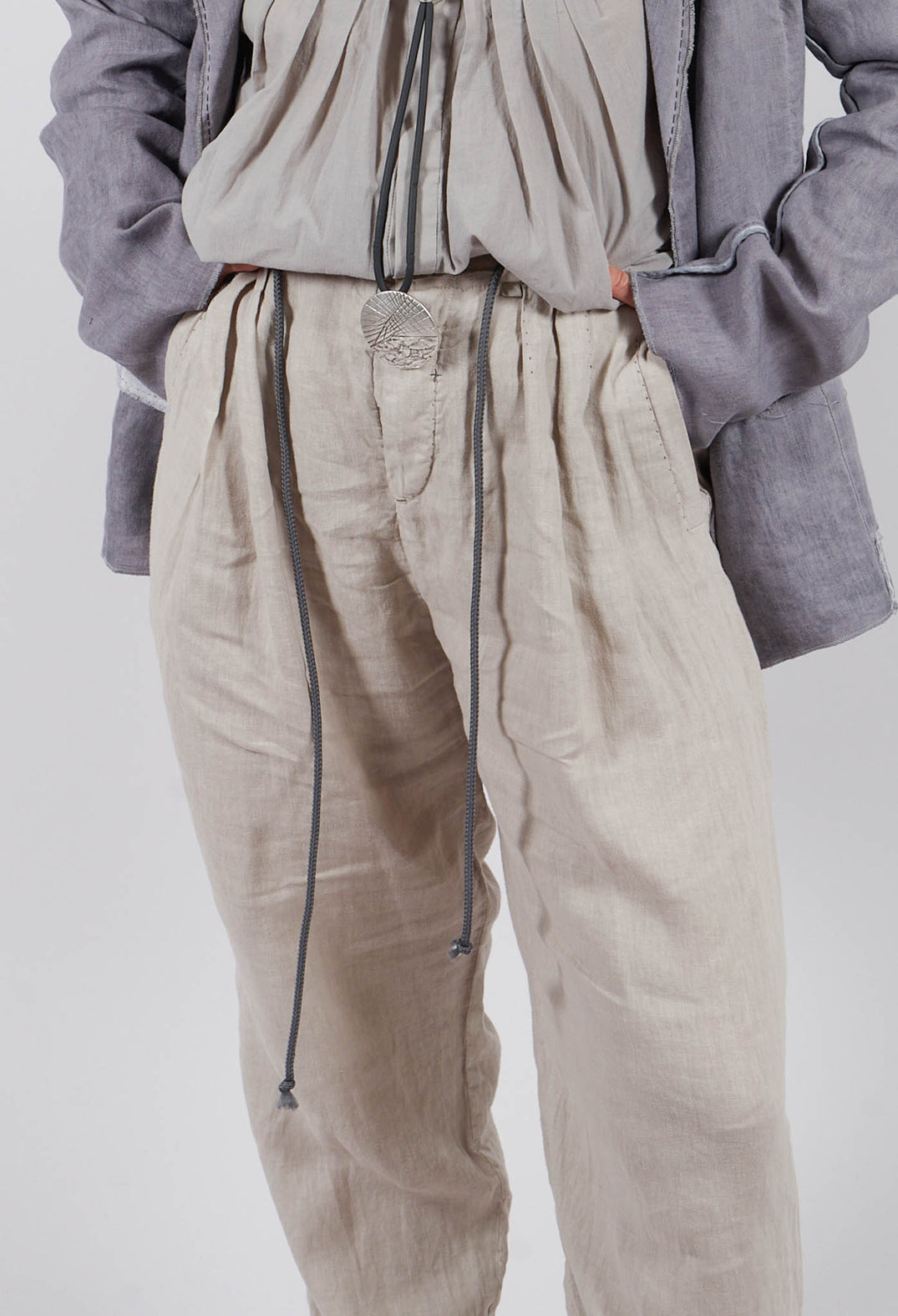 Vintage Look Linen Trousers in Original Beige
