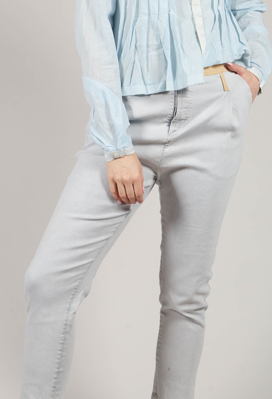Slim Fit Jeans with Contrasting Waistband in Light Grey