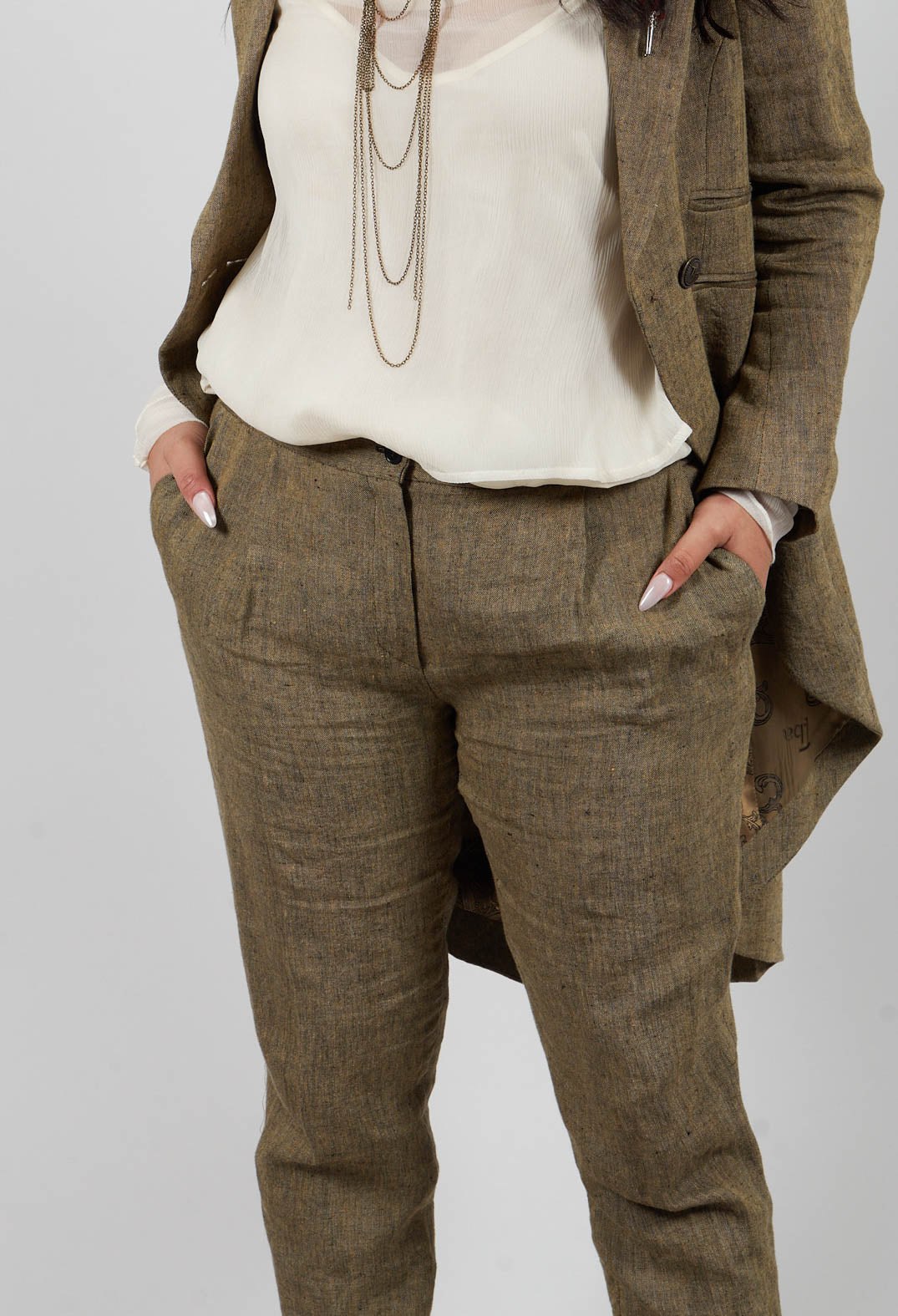 Straight Leg Pleated Trousers in Rock