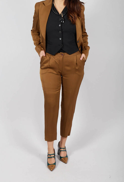 Straight Leg Pleated Trousers in Rust
