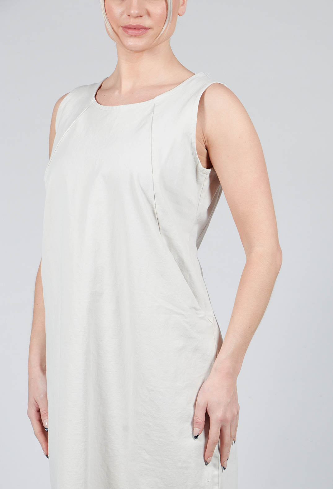 Einkomet Dress in Gefuhl Beige