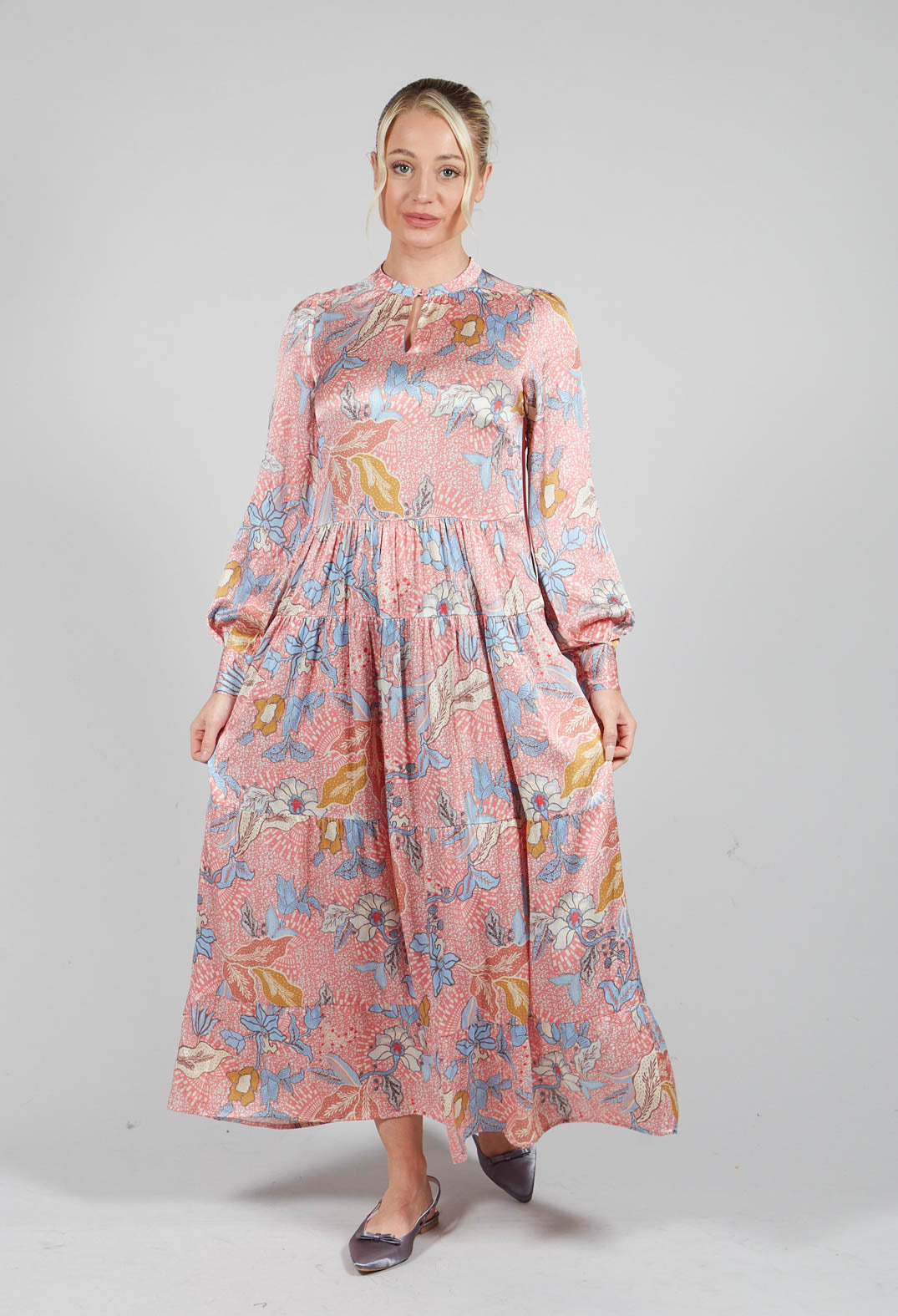 Long Dress with Puffed Sleeves in Native Taffy