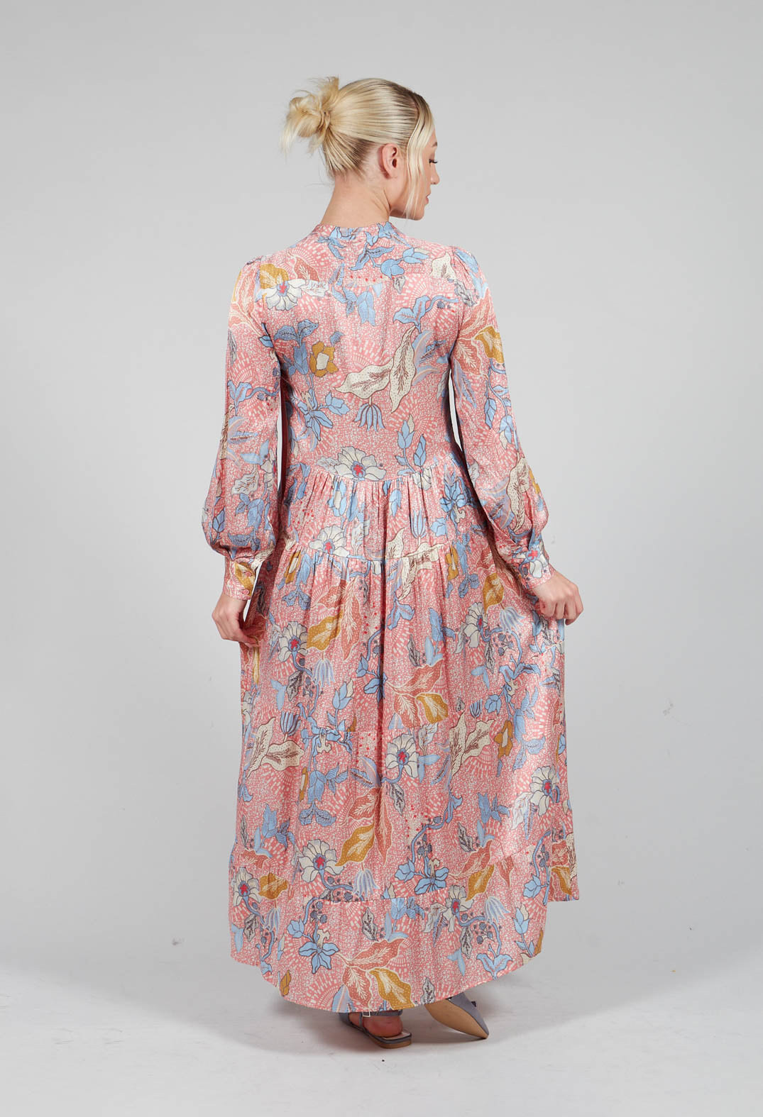 Long Dress with Puffed Sleeves in Native Taffy