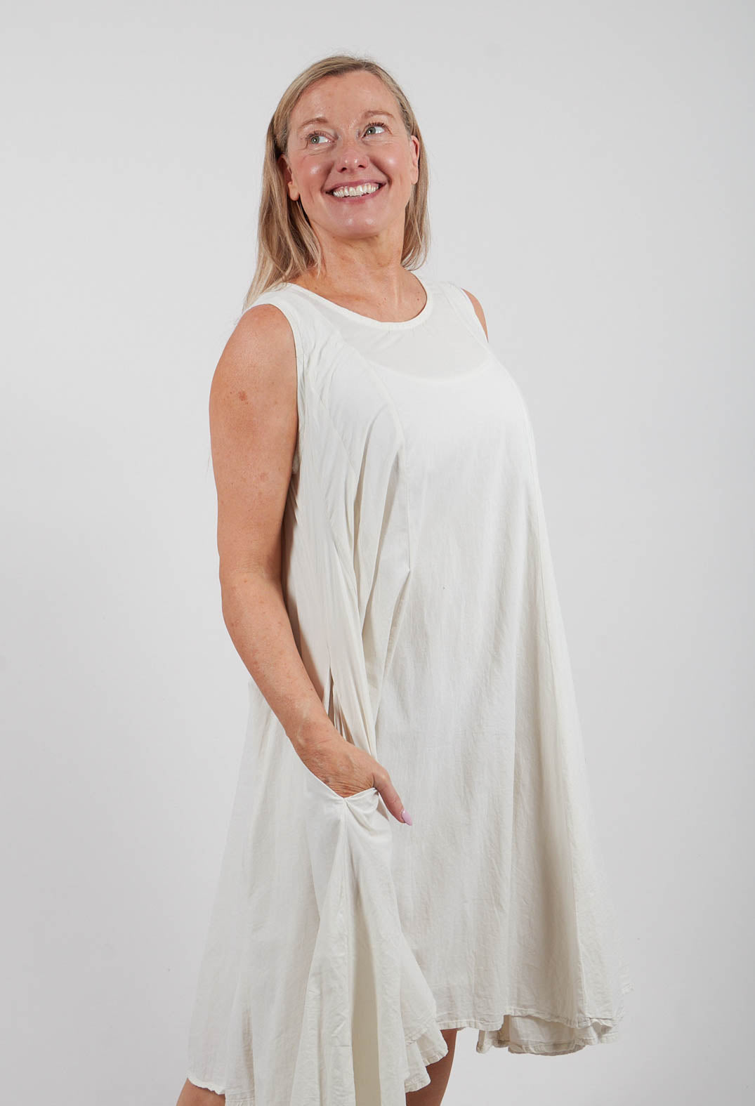 Reboundich Dress in Gefuhl Beige