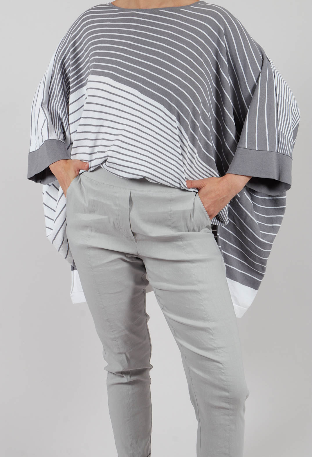 Pull on Trousers with Side Pockets in Grey