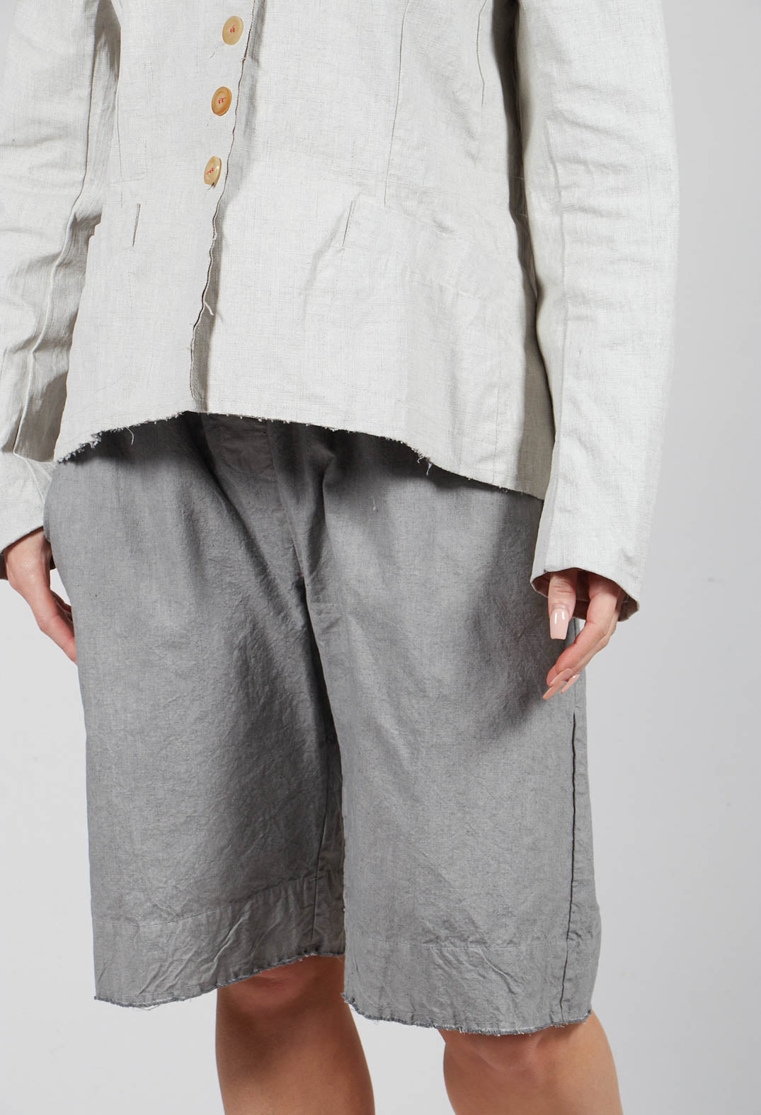 Porzia Shorts in Grey