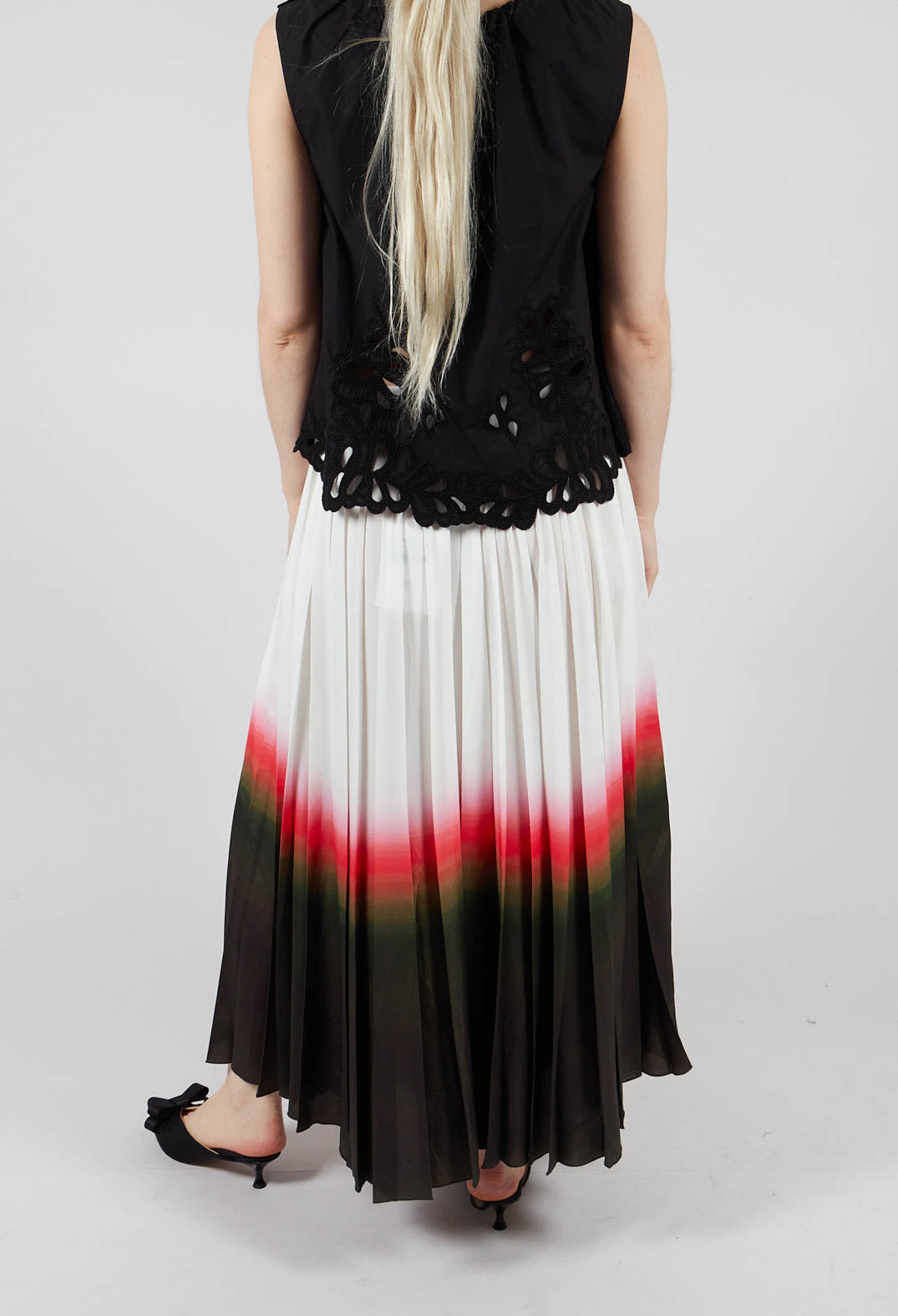 Pleated Skirt in White Faded Dye Hem line