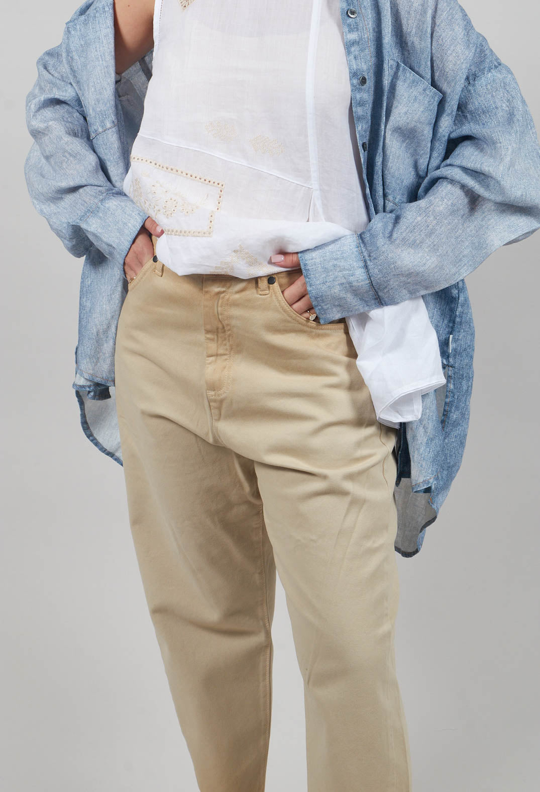 Straight Leg Jeans in Beige Dye Effect