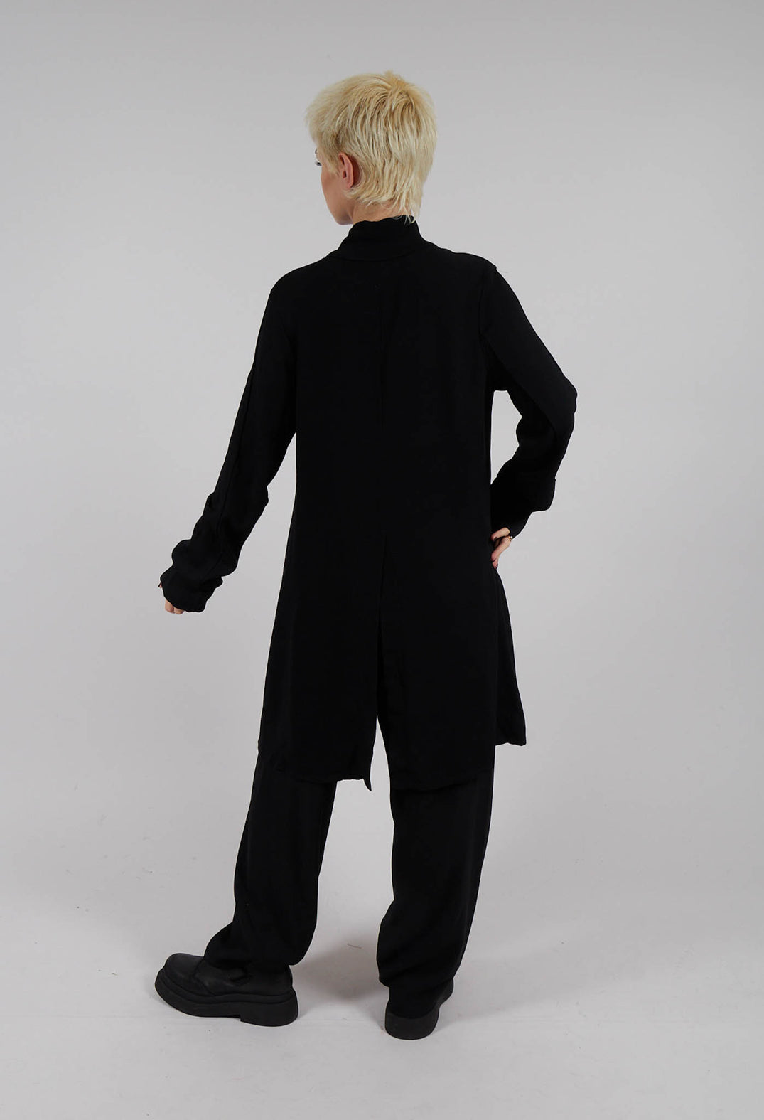 Kastora Jacket with Button Up Front in Black