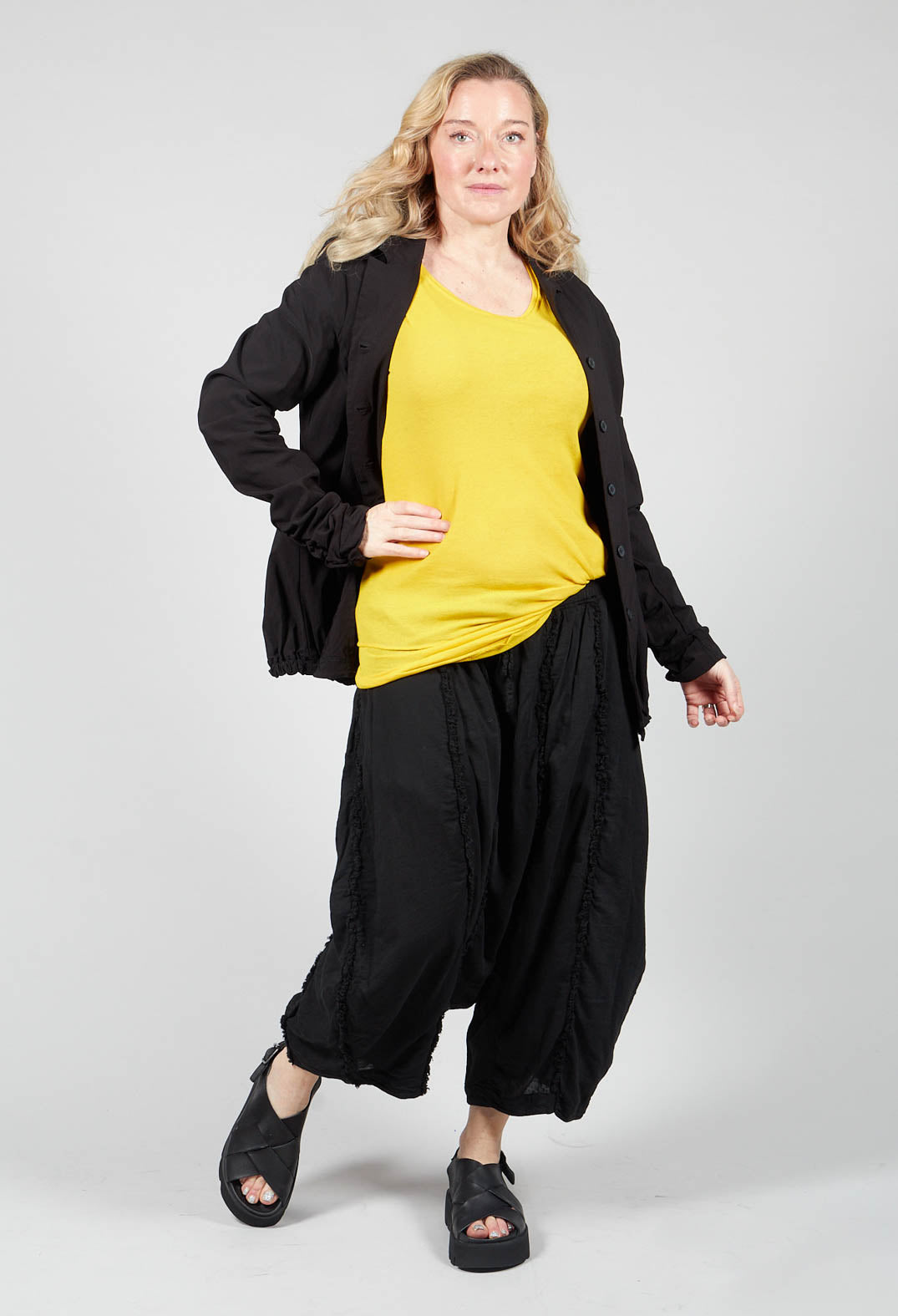 Loose Fit Drop Crotch Cropped Trousers in Black