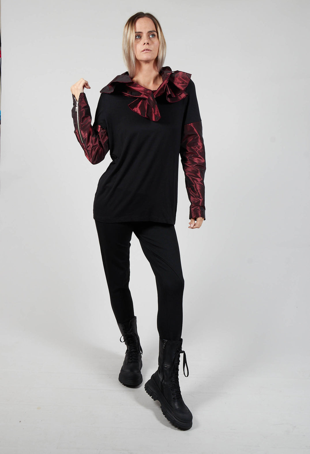 Jersey Top with Contrasting Sleeves and Neck in Black and Burgundy