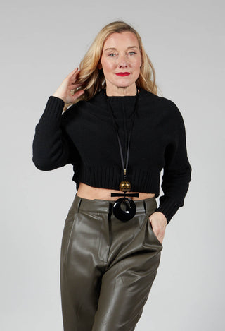 Cropped Jumper in Black