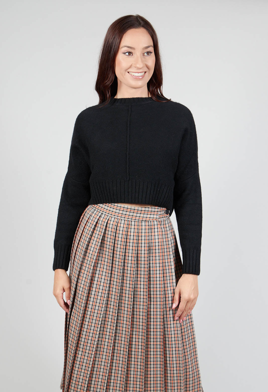 Cropped Jumper in Black