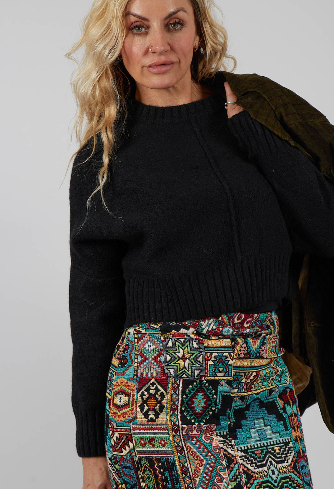 Cropped Jumper in Black