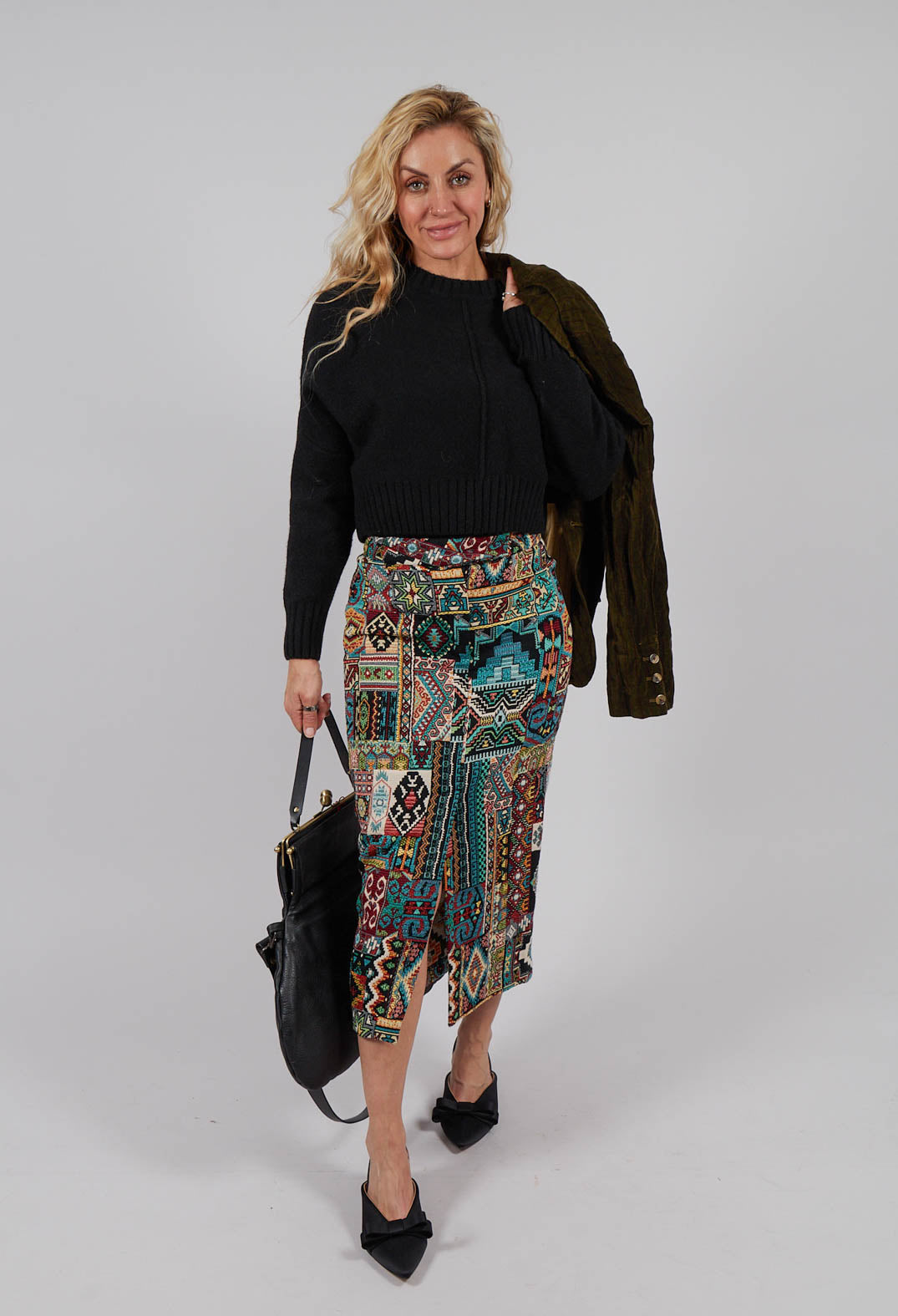 Cropped Jumper in Black