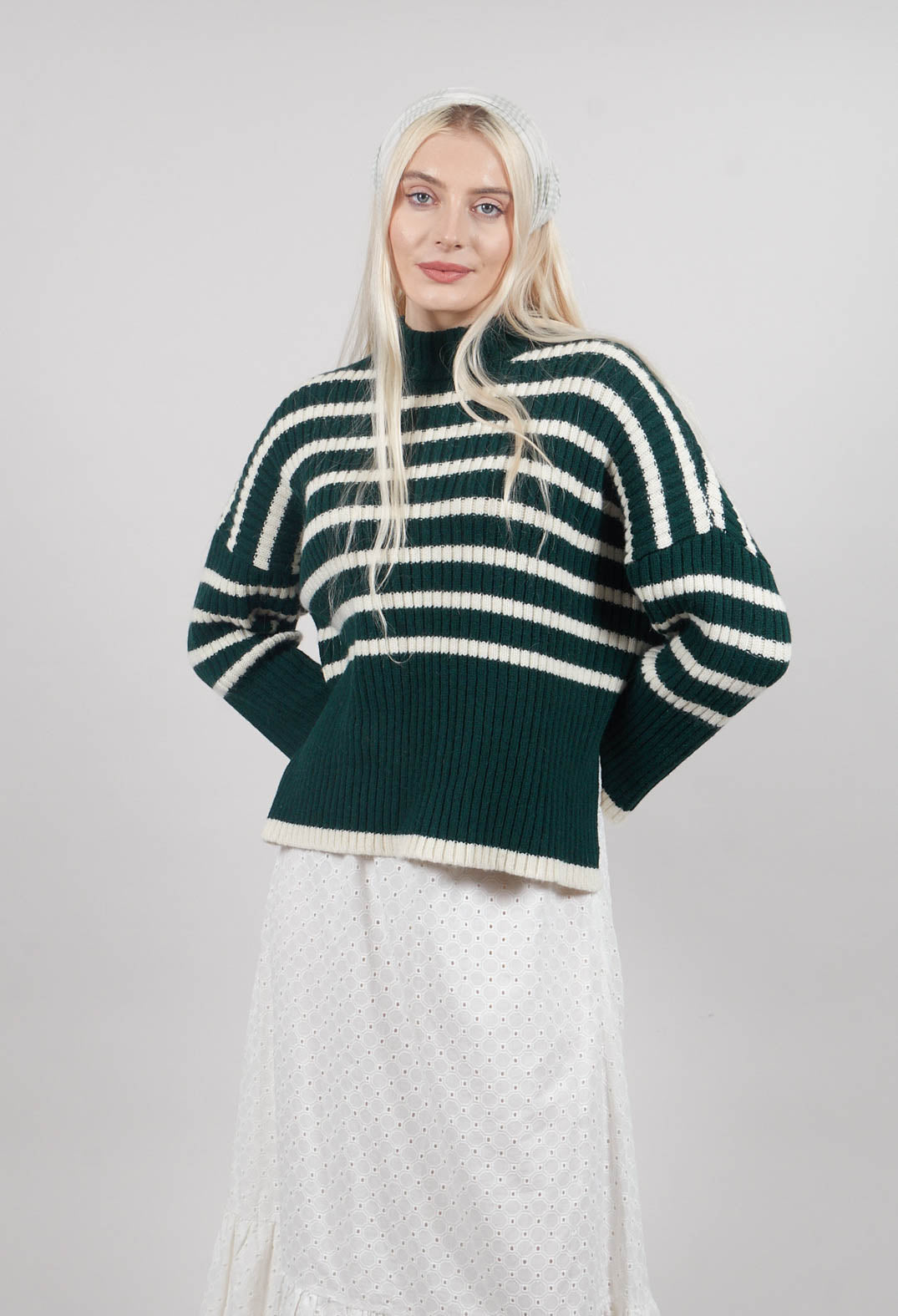 Oversized Pull with Green and Ecru Stripes