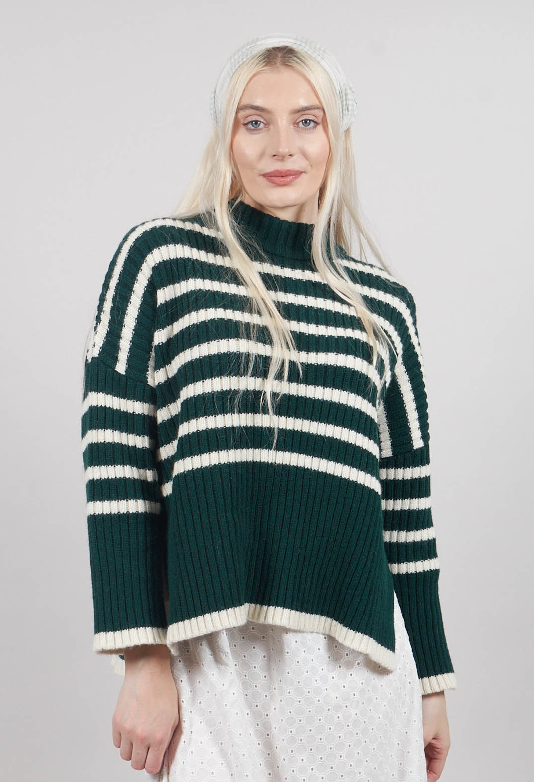 Oversized Pull with Green and Ecru Stripes