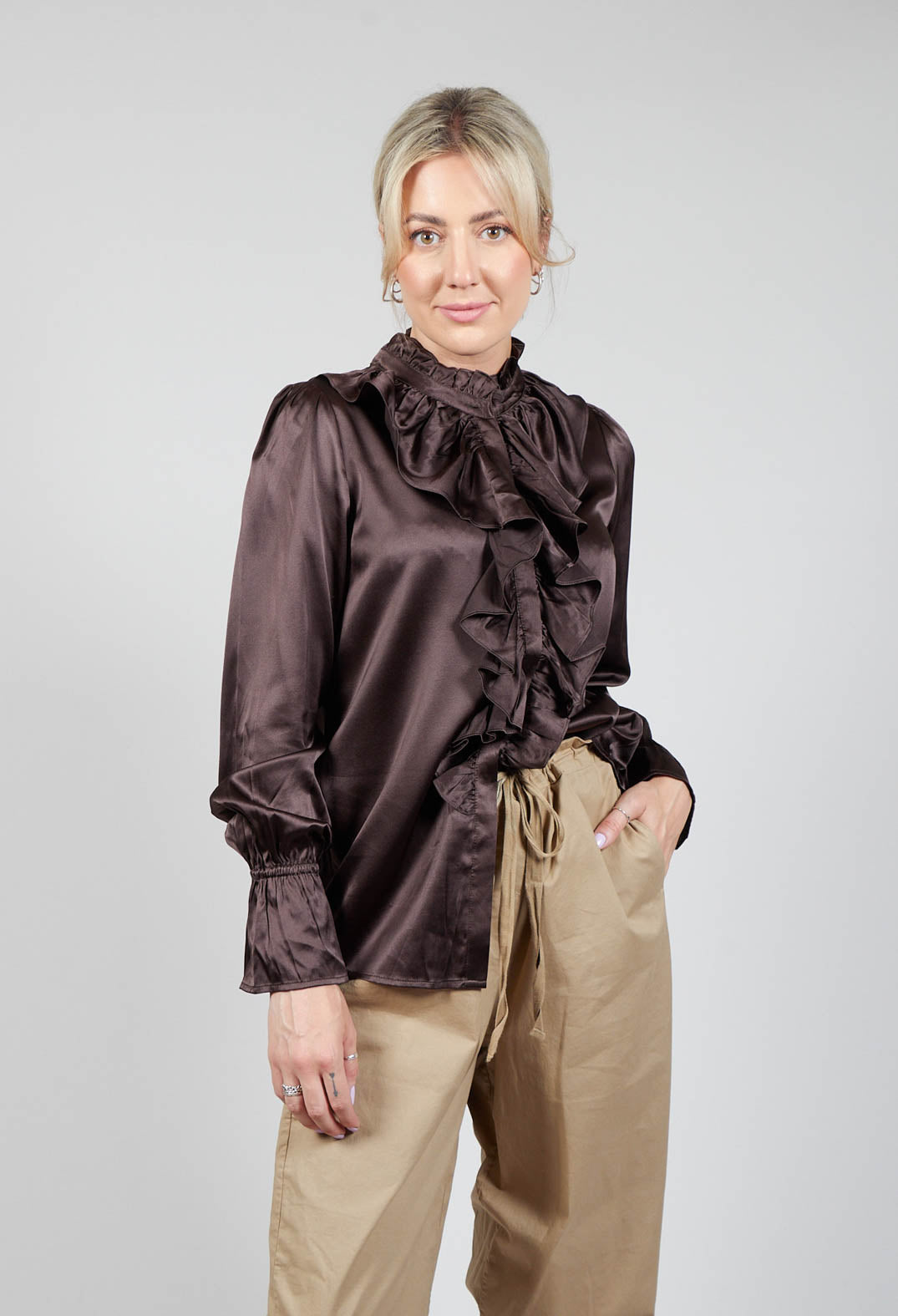 Ingeborg Shirt with Ruffles in Chocolate