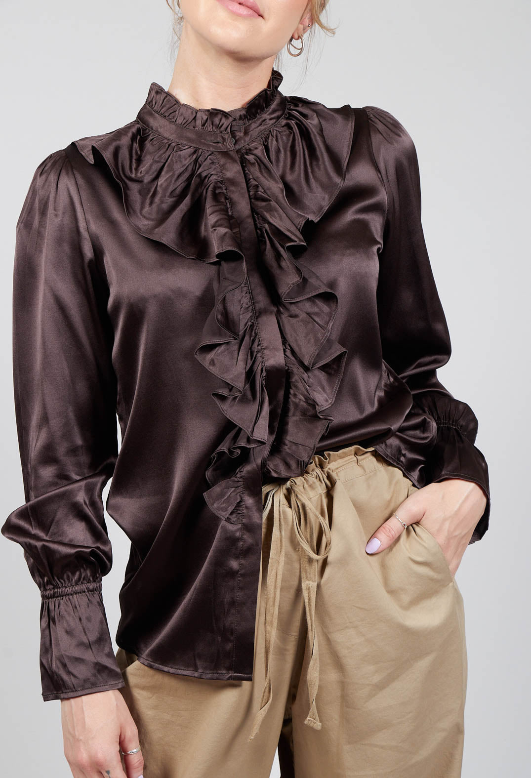 Ingeborg Shirt with Ruffles in Chocolate