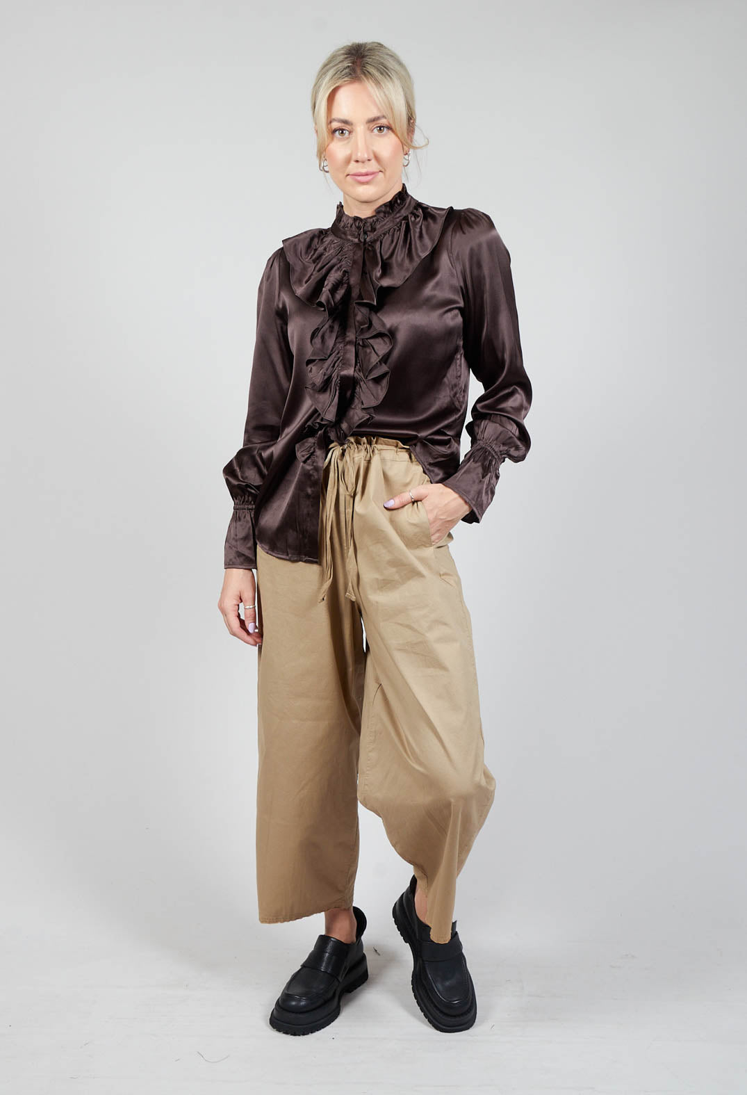 Ingeborg Shirt with Ruffles in Chocolate