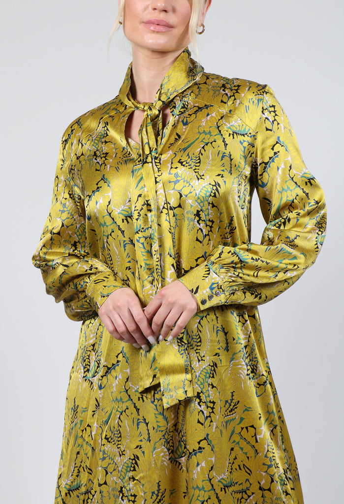 Noley Dress with Bow Collar in Anthurium Canary