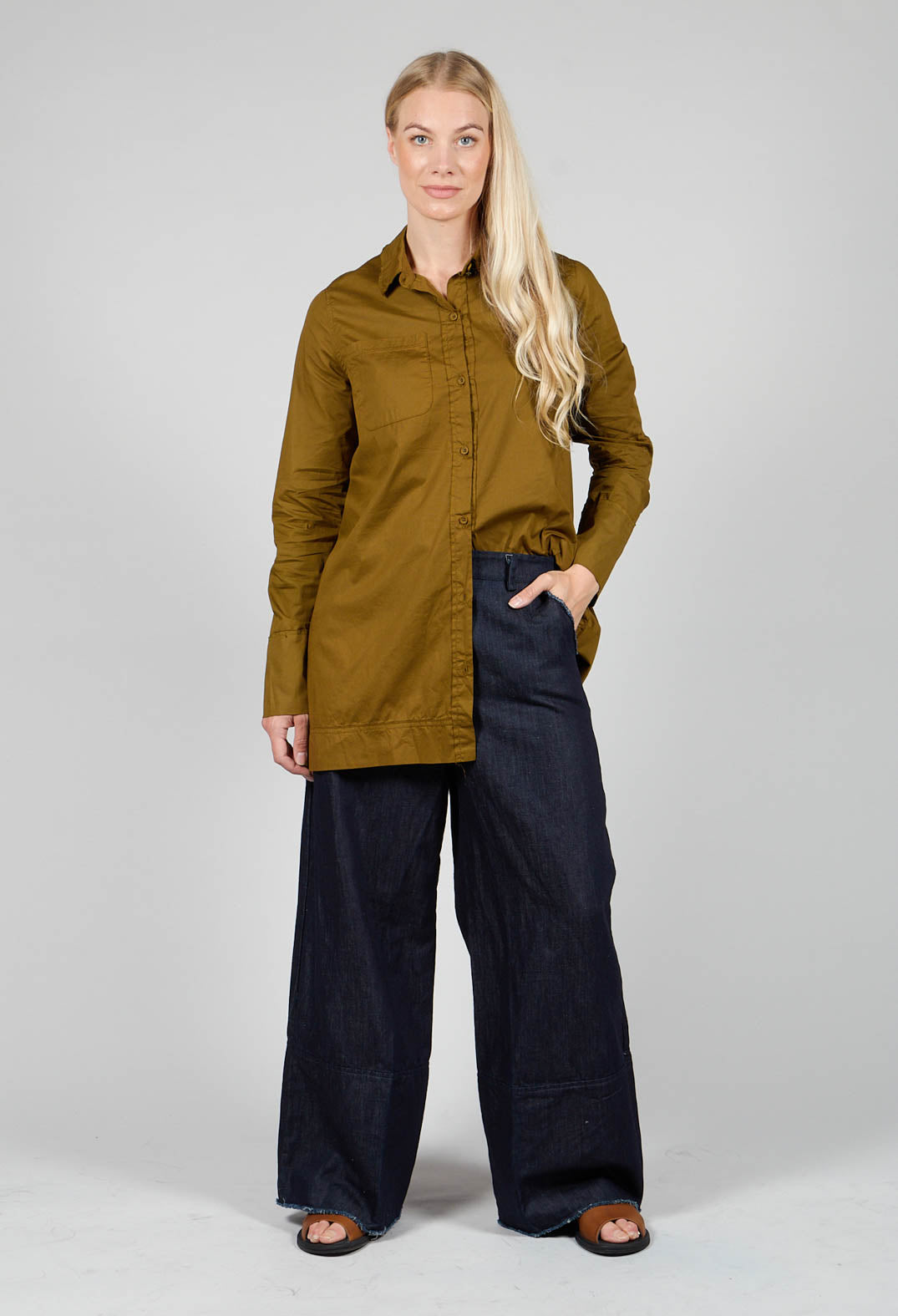 Long Sleeved Shirt in Oliva