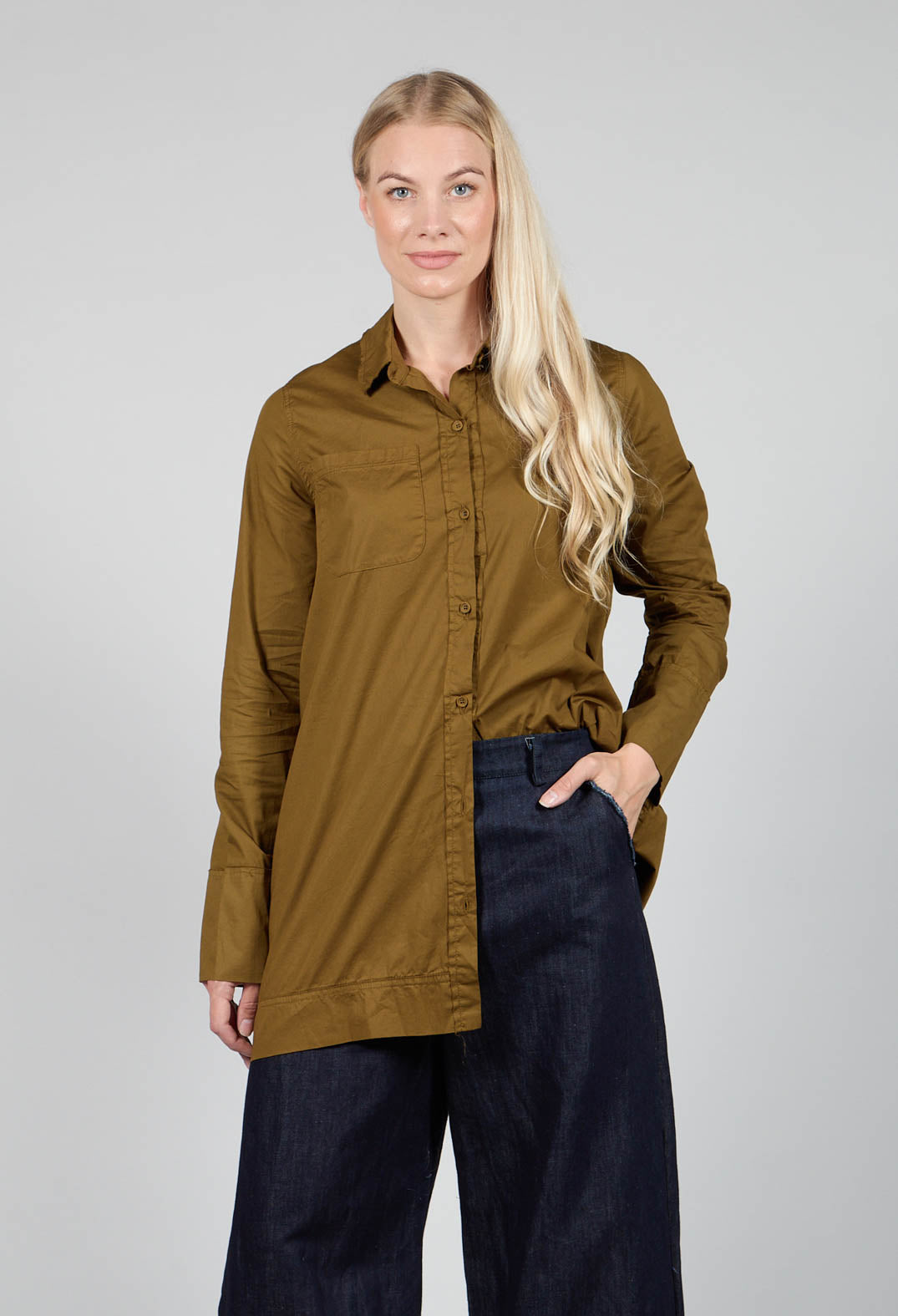 Long Sleeved Shirt in Oliva