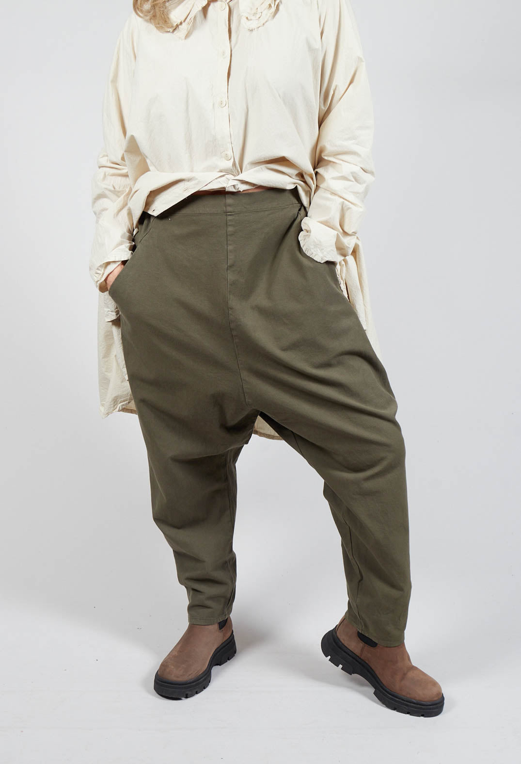 Wirksamen Trousers in Avocado Green
