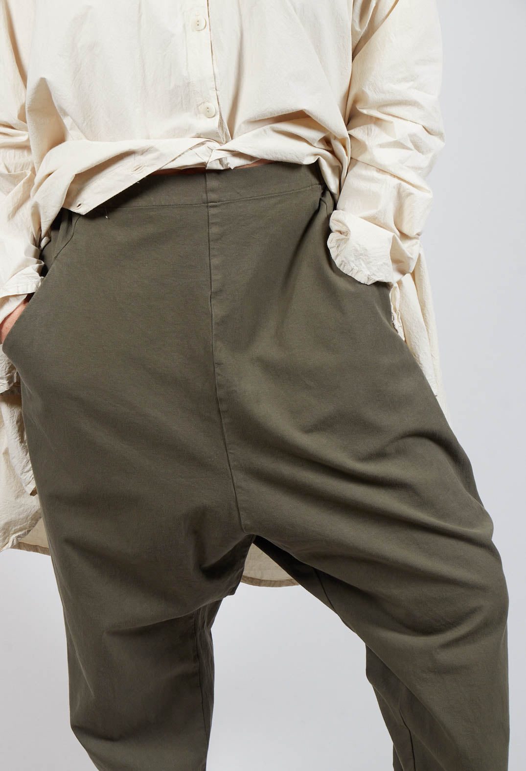 Wirksamen Trousers in Avocado Green