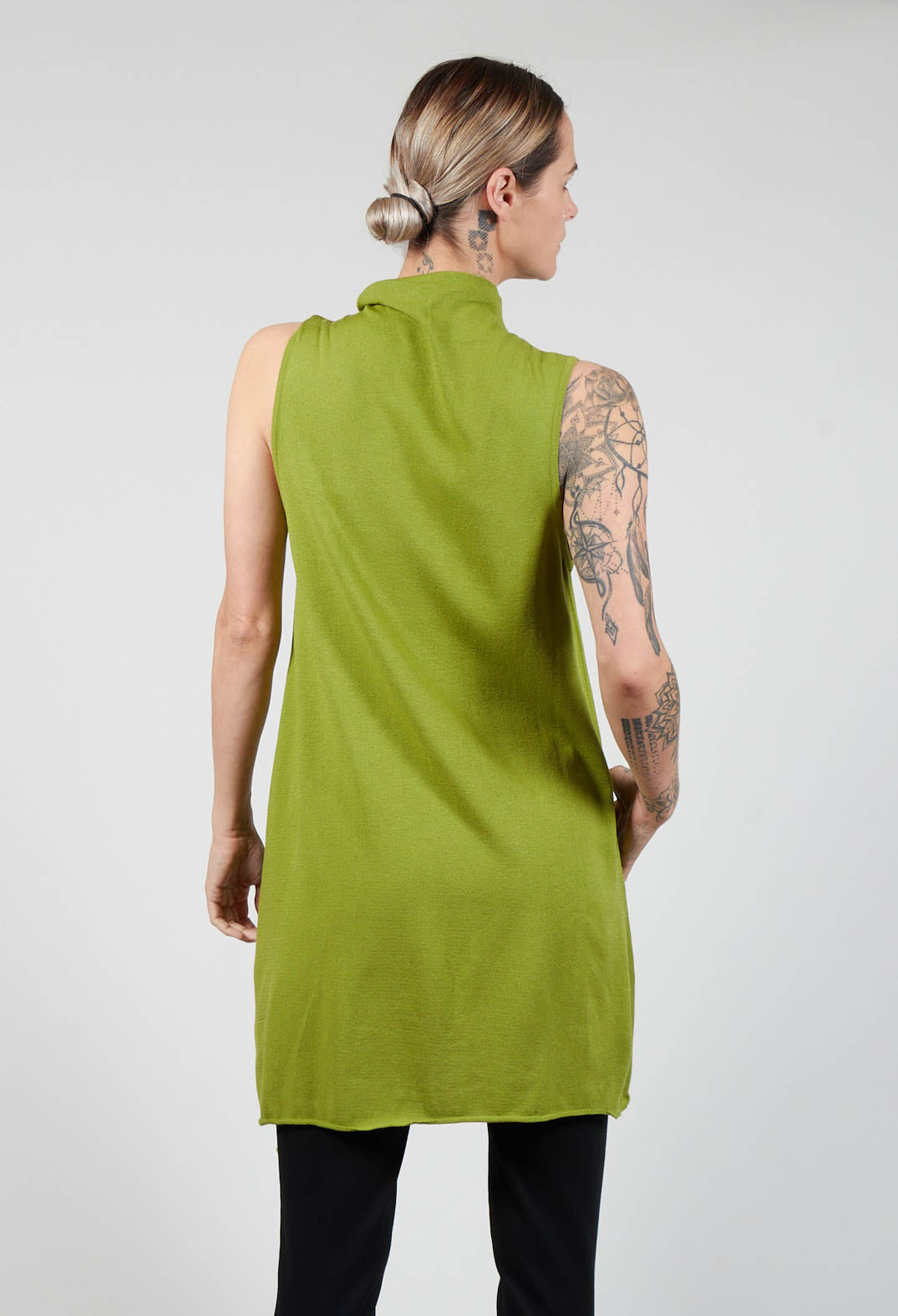 Sleeveless Top with Stand up Collar in Erba Green