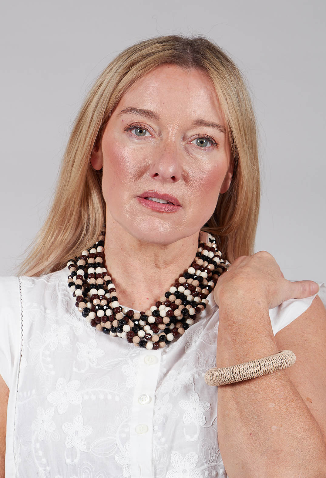 Multicolour Twisted Necklace in Beige, Black and Wine
