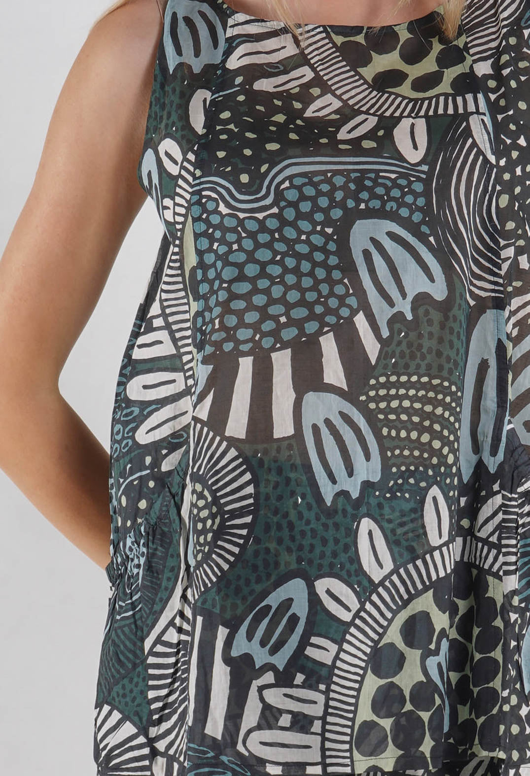 PRE-ORDER - Sleeveless Top in Grass Print - 3600802 (Pictured in Multicolour)