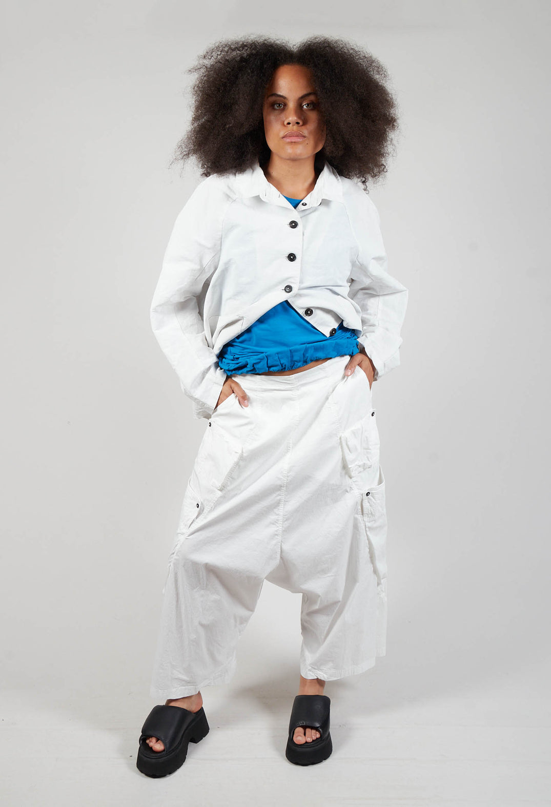 Drop Crotch Cropped Trousers With Side Pockets in White